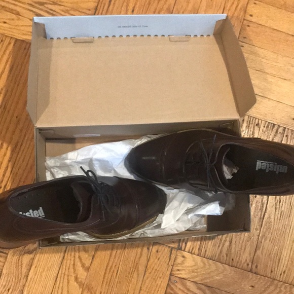 Kenneth Cole Oxford men’s brown dress shoes - Picture 2 of 4